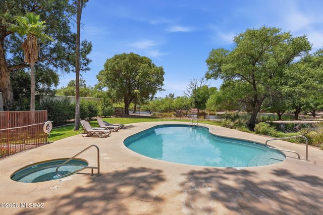 9796 E Rock Ridge Court, Tucson, AZ 85749