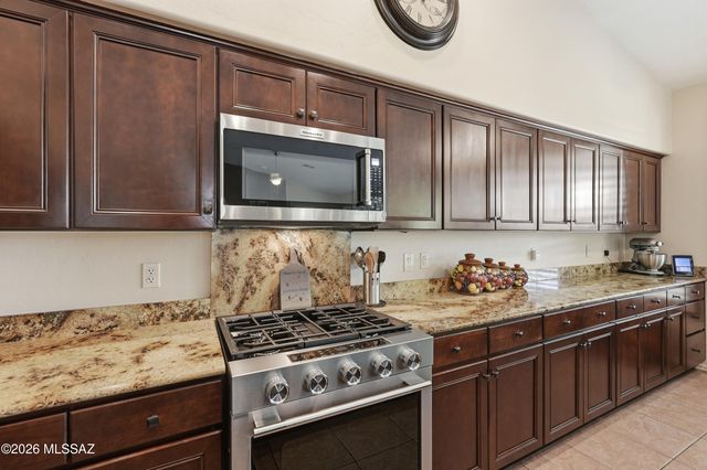 9796 E Rock Ridge Court, Tucson, AZ 85749