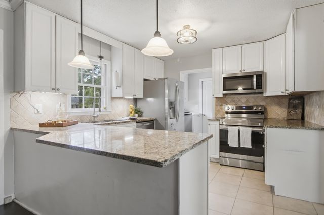 102 Marmet Court, Summerville, SC 29485