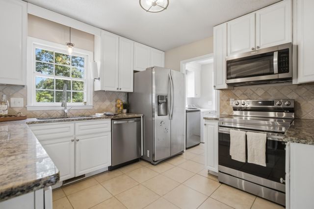 102 Marmet Court, Summerville, SC 29485