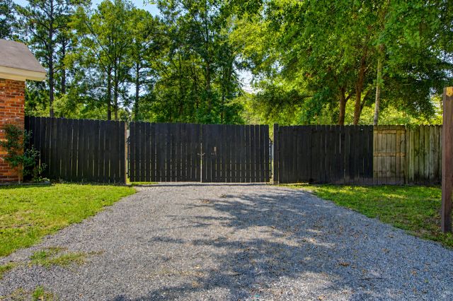 102 Marmet Court, Summerville, SC 29485