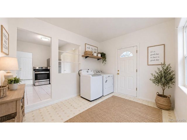 1631 W Hoye Pl, Denver, CO 80223