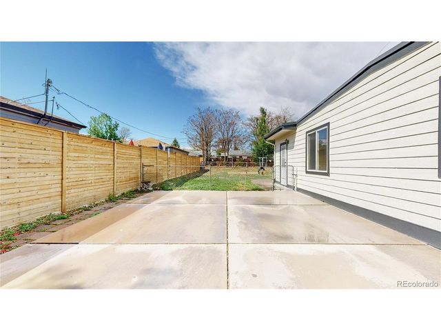 1631 W Hoye Pl, Denver, CO 80223