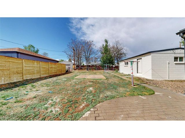 1631 W Hoye Pl, Denver, CO 80223
