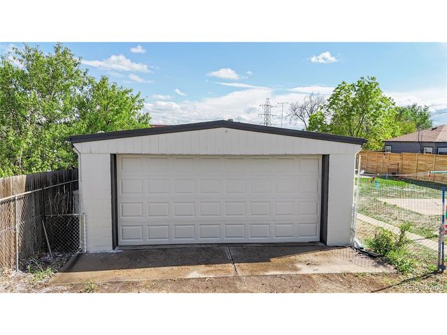 1631 W Hoye Pl, Denver, CO 80223