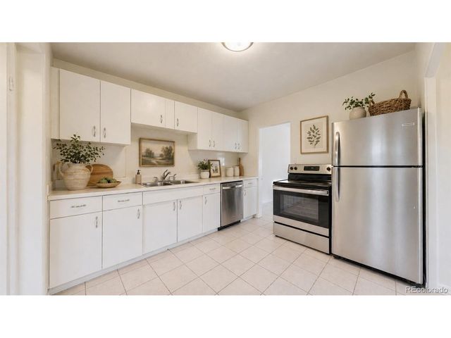 1631 W Hoye Pl, Denver, CO 80223