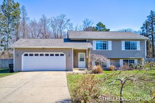 651 S 160th Avenue, Park Twp, MI 49423