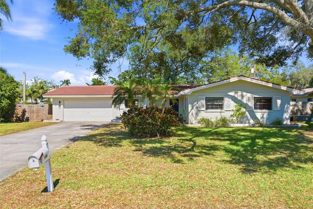 1349 VIEWTOP DRIVE, Clearwater, FL 33764