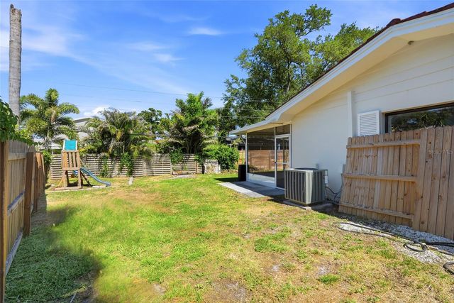 1349 VIEWTOP DRIVE, Clearwater, FL 33764