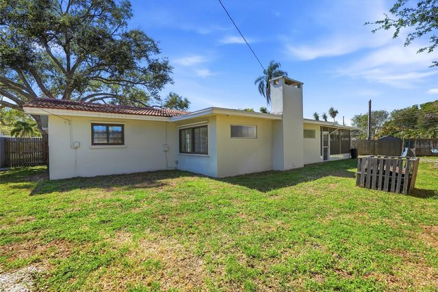 1349 VIEWTOP DRIVE, Clearwater, FL 33764