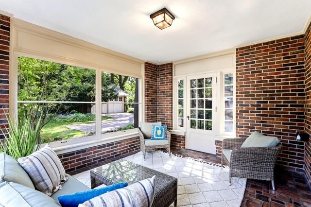 1615 E River Parkway, Minneapolis, MN 55414