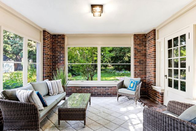 1615 E River Parkway, Minneapolis, MN 55414