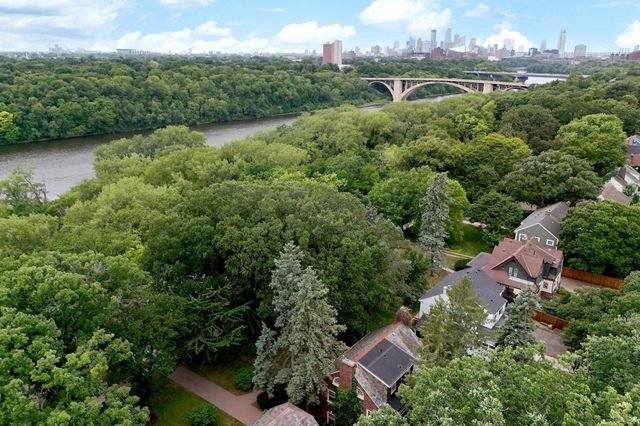 1615 E River Parkway, Minneapolis, MN 55414