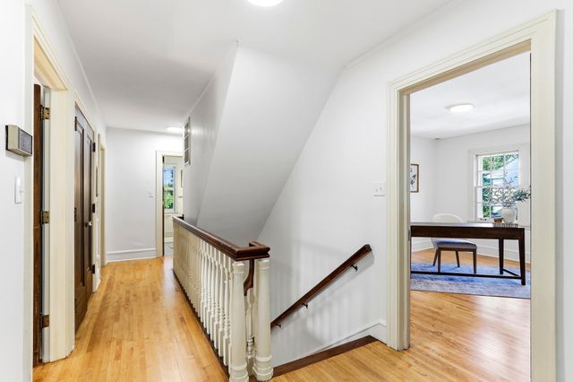 1615 E River Parkway, Minneapolis, MN 55414