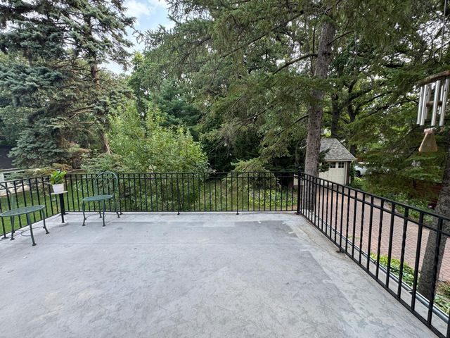 1615 E River Parkway, Minneapolis, MN 55414