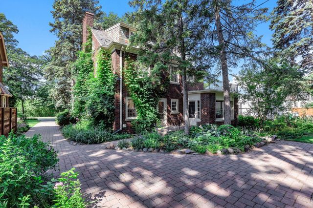 1615 E River Parkway, Minneapolis, MN 55414