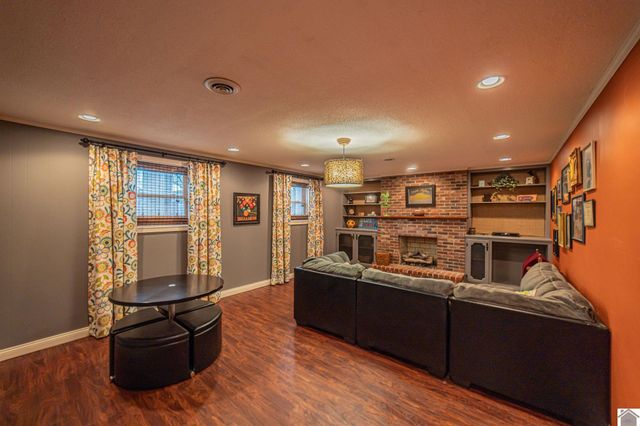 1223 Sunnyside Dr., Mayfield, KY 42066