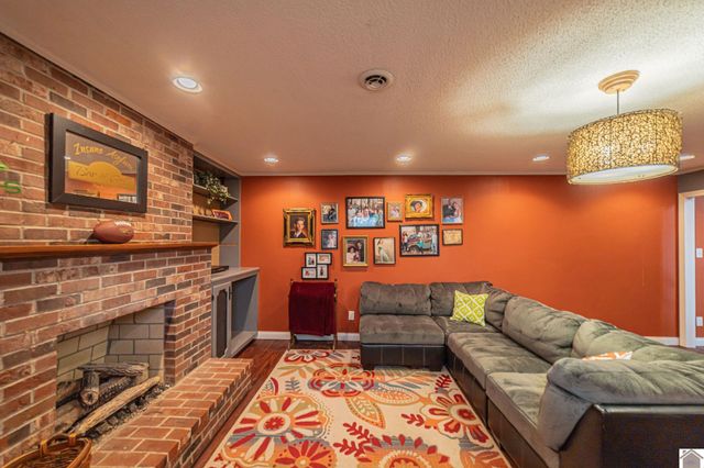 1223 Sunnyside Dr., Mayfield, KY 42066