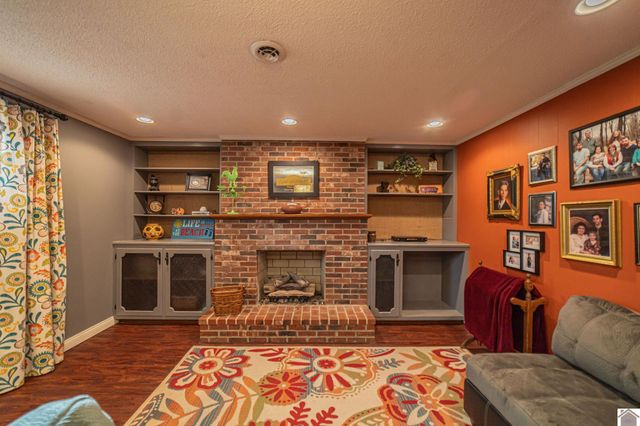 1223 Sunnyside Dr., Mayfield, KY 42066