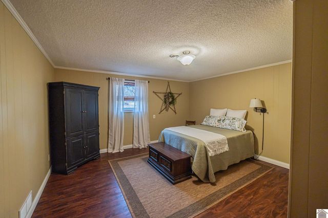 1223 Sunnyside Dr., Mayfield, KY 42066