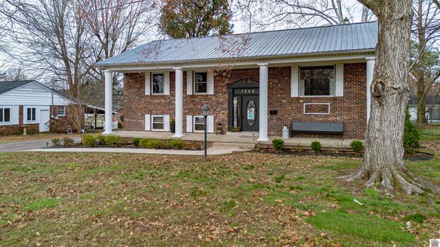 1223 Sunnyside Dr., Mayfield, KY 42066