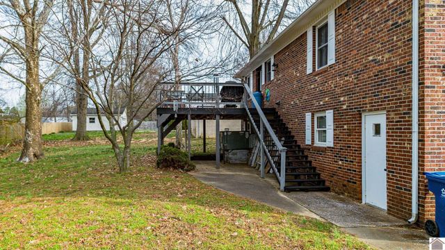 1223 Sunnyside Dr., Mayfield, KY 42066