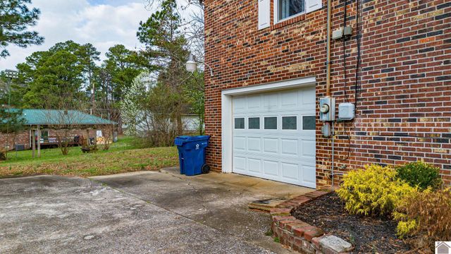 1223 Sunnyside Dr., Mayfield, KY 42066