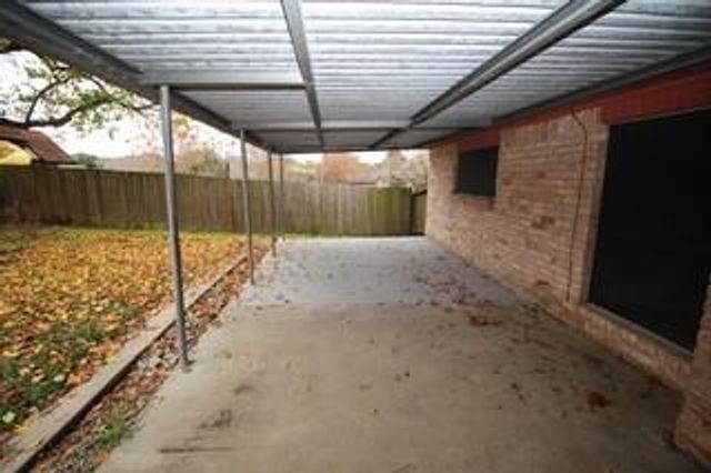 13215 Lake Breeze Lane, Willis, TX 77318