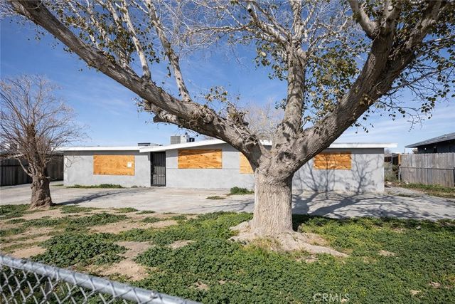 12028 Chamberlaine, Adelanto, CA 92301