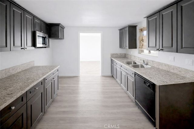 12028 Chamberlaine, Adelanto, CA 92301