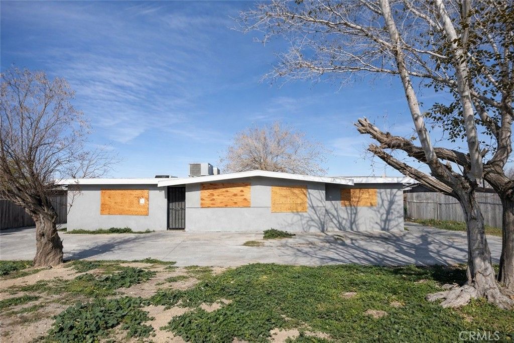 12028 Chamberlaine, Adelanto, CA 92301