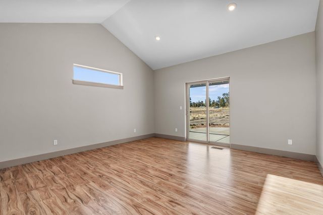 502 SW Bent Loop, Powell Butte, OR 97753