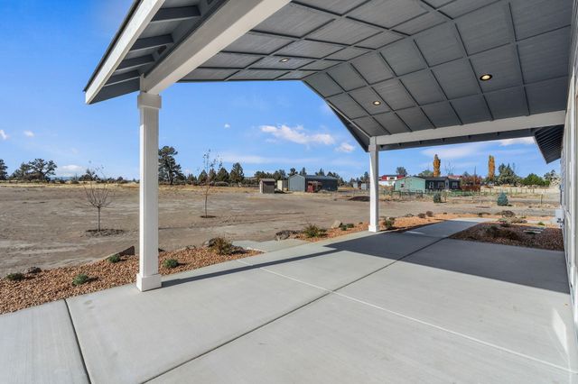 502 SW Bent Loop, Powell Butte, OR 97753