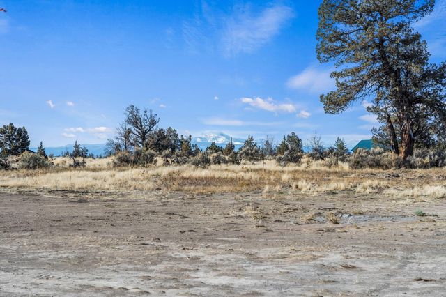 502 SW Bent Loop, Powell Butte, OR 97753