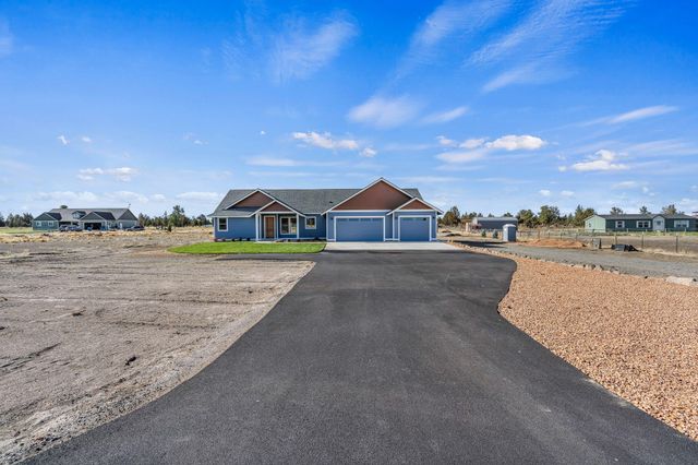 502 SW Bent Loop, Powell Butte, OR 97753