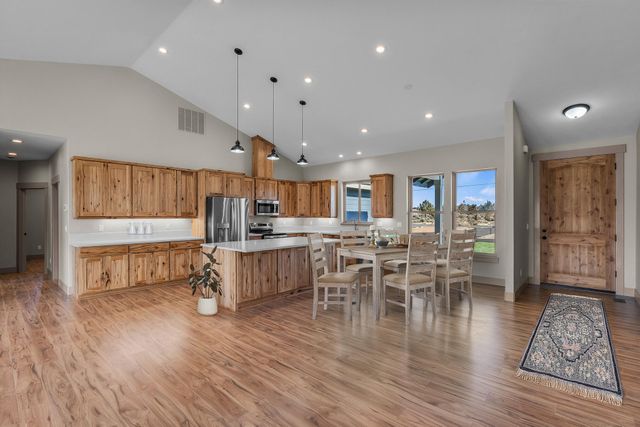 502 SW Bent Loop, Powell Butte, OR 97753