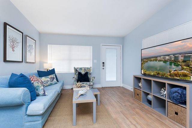 407 E CRYSTAL LAKE STREET, Orlando, FL 32806