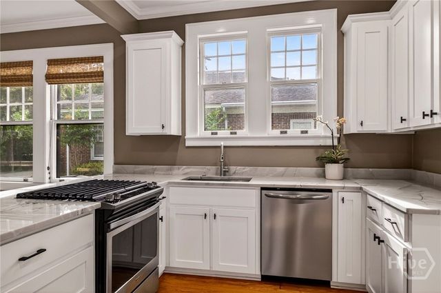 312 E 48th Street, Savannah, GA 31405
