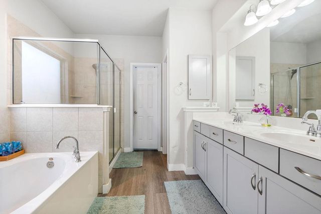 909 Zacarias DR, Leander, TX 78641