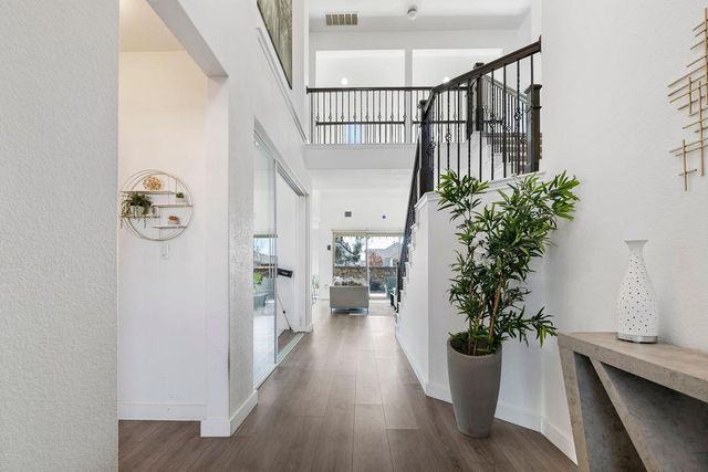 909 Zacarias DR, Leander, TX 78641