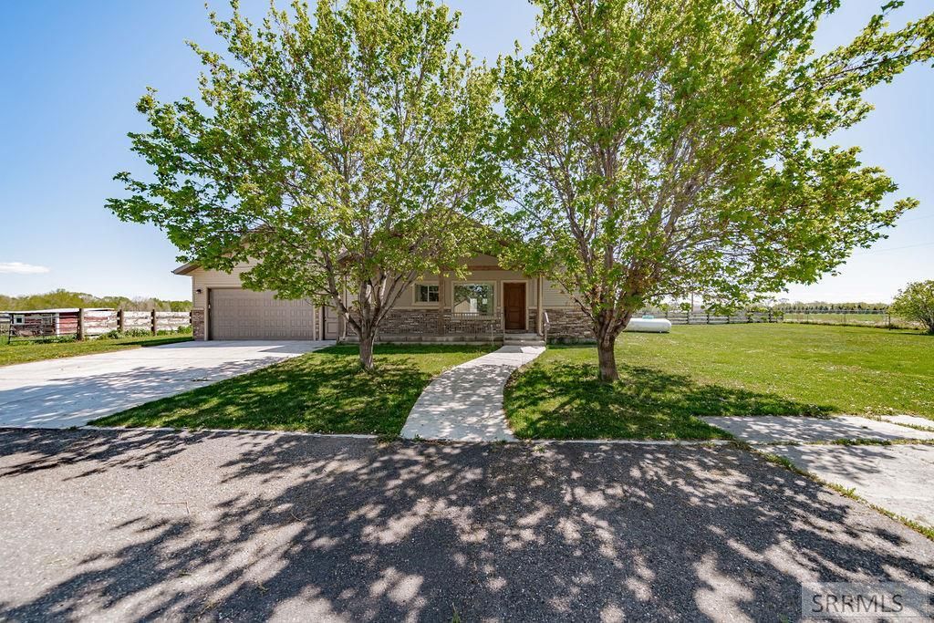 Image 1 of property listing at 3094 W 6800 S, Rexburg, ID 83440