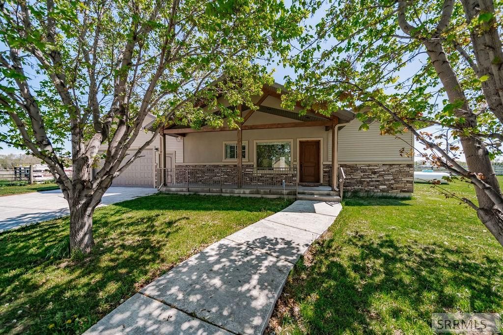 Image 2 of property listing at 3094 W 6800 S, Rexburg, ID 83440