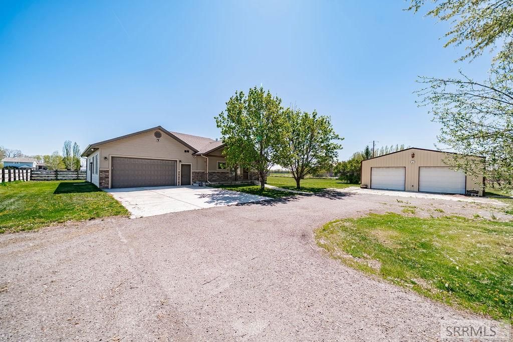 Image 3 of property listing at 3094 W 6800 S, Rexburg, ID 83440