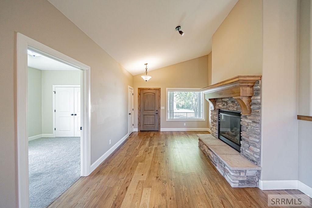 Image 5 of property listing at 3094 W 6800 S, Rexburg, ID 83440