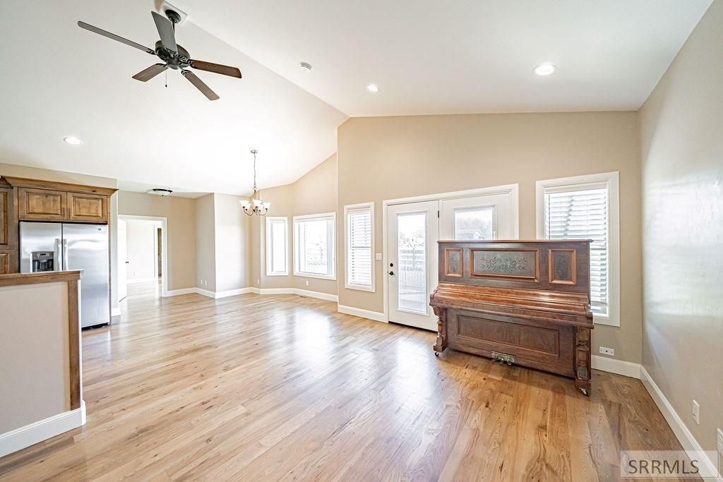 Image 8 of property listing at 3094 W 6800 S, Rexburg, ID 83440