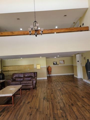 220 Lakeview Dr 301, Weston, FL 33326