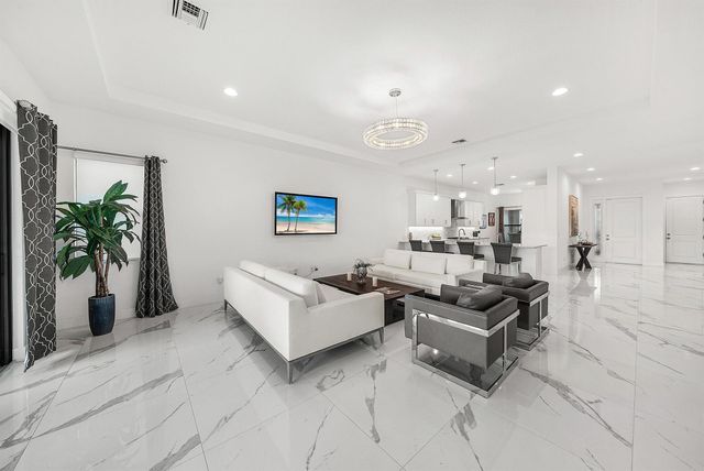 13689 Artisan Circle, Palm Beach Gardens, FL 33418