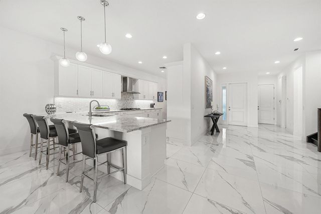 13689 Artisan Circle, Palm Beach Gardens, FL 33418