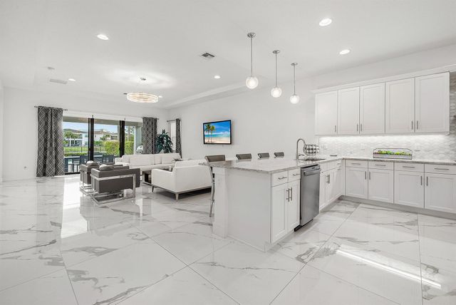 13689 Artisan Circle, Palm Beach Gardens, FL 33418