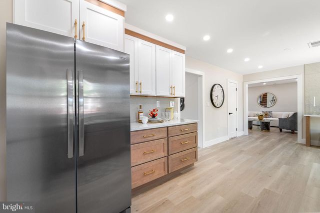 27 SHAWMONT LN, Willingboro, NJ 08046